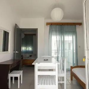 https://antonia-rooms.hotelschalkidiki.net